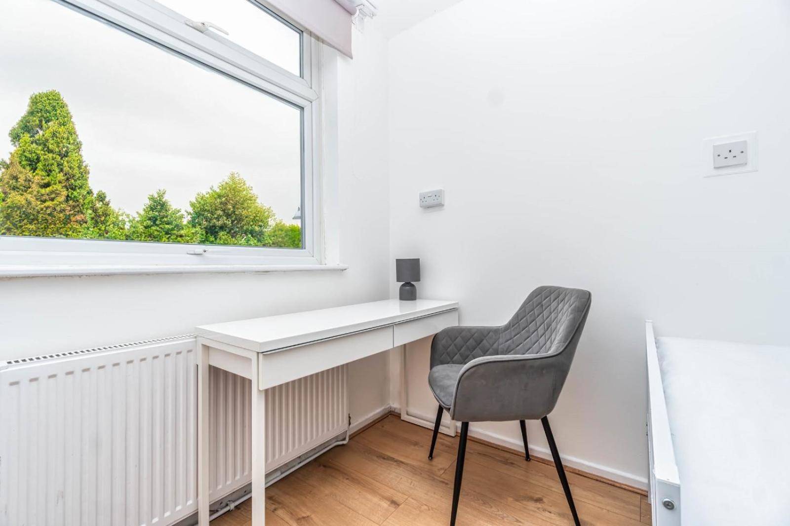 Bright Guest House In Hackney London Exterior foto